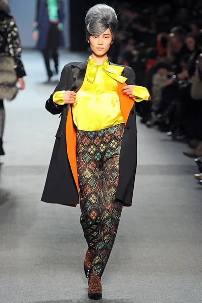 Look 48